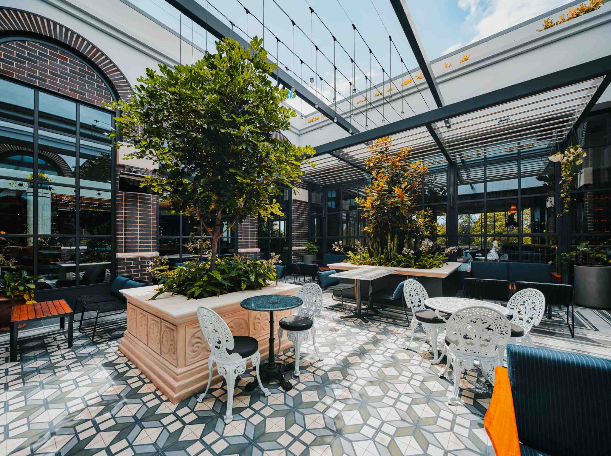 Courtyard dining at DYRSL